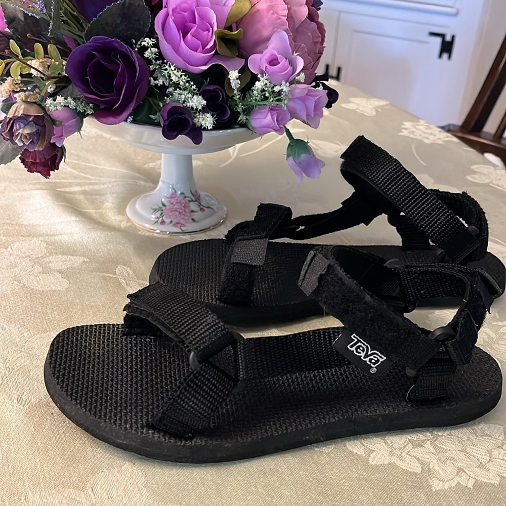 Teva Classic Black Sandals Size 7